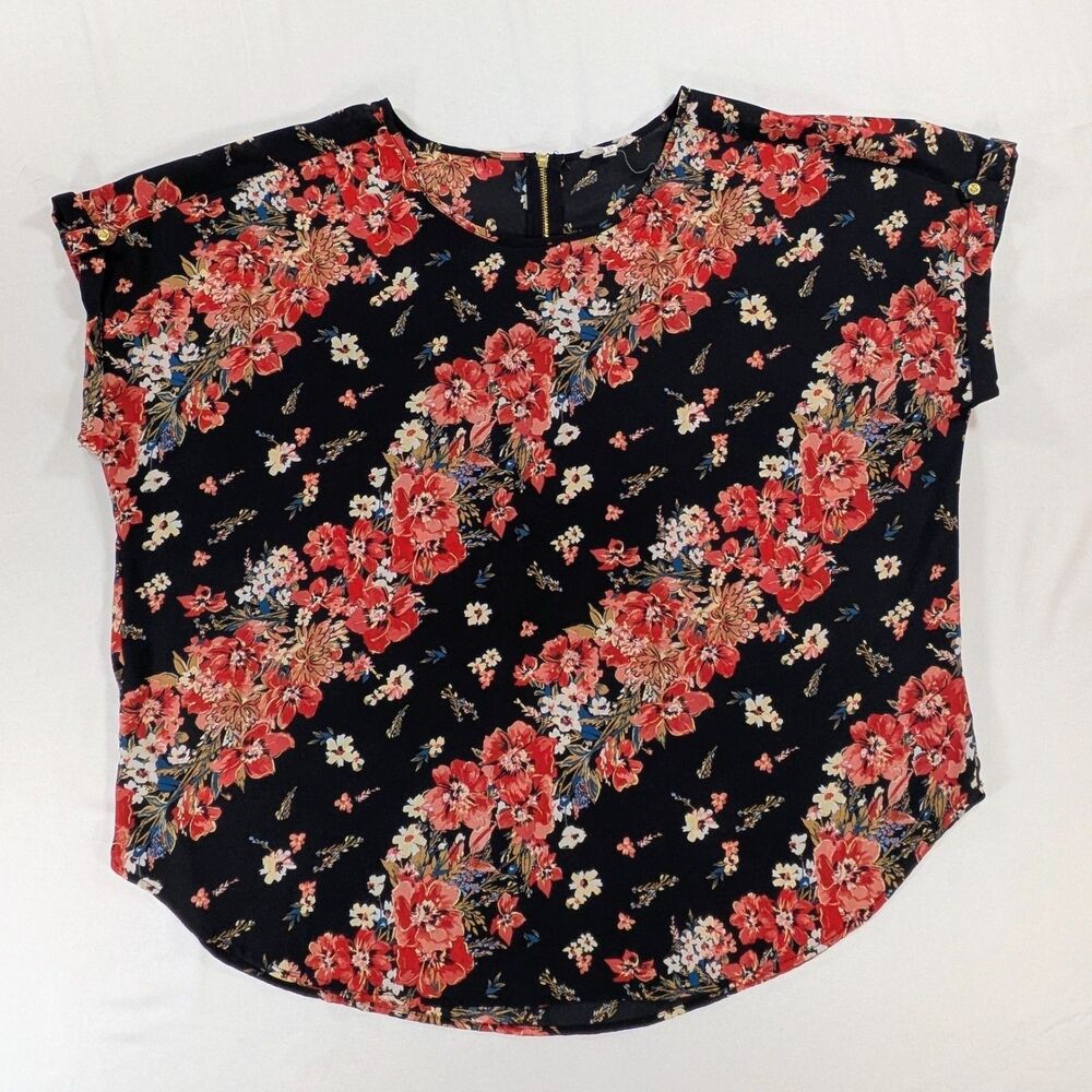 Maurices Women's Black Floral Blouse Size XLarge Zip Up Back With Center Pleat